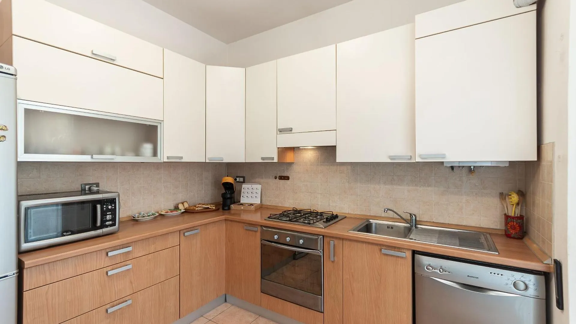 Relax And Comfort With Spacious Terrace In Rapallo 0*,  Italy
